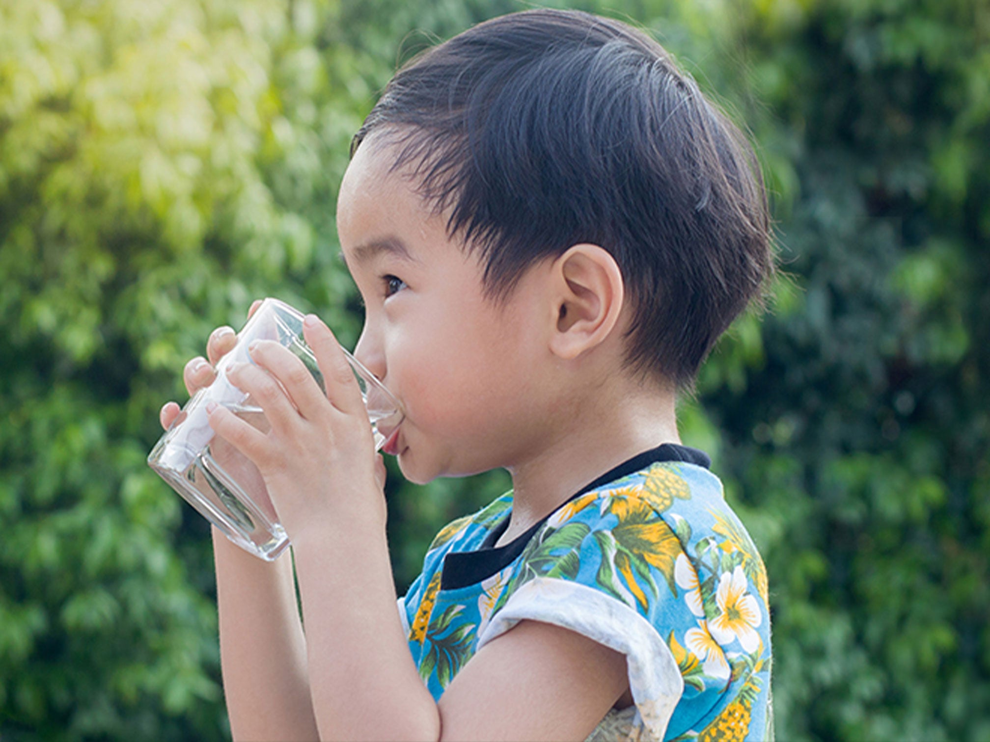 Can Drinking More Water Help Reduce Eczema? Balmonds